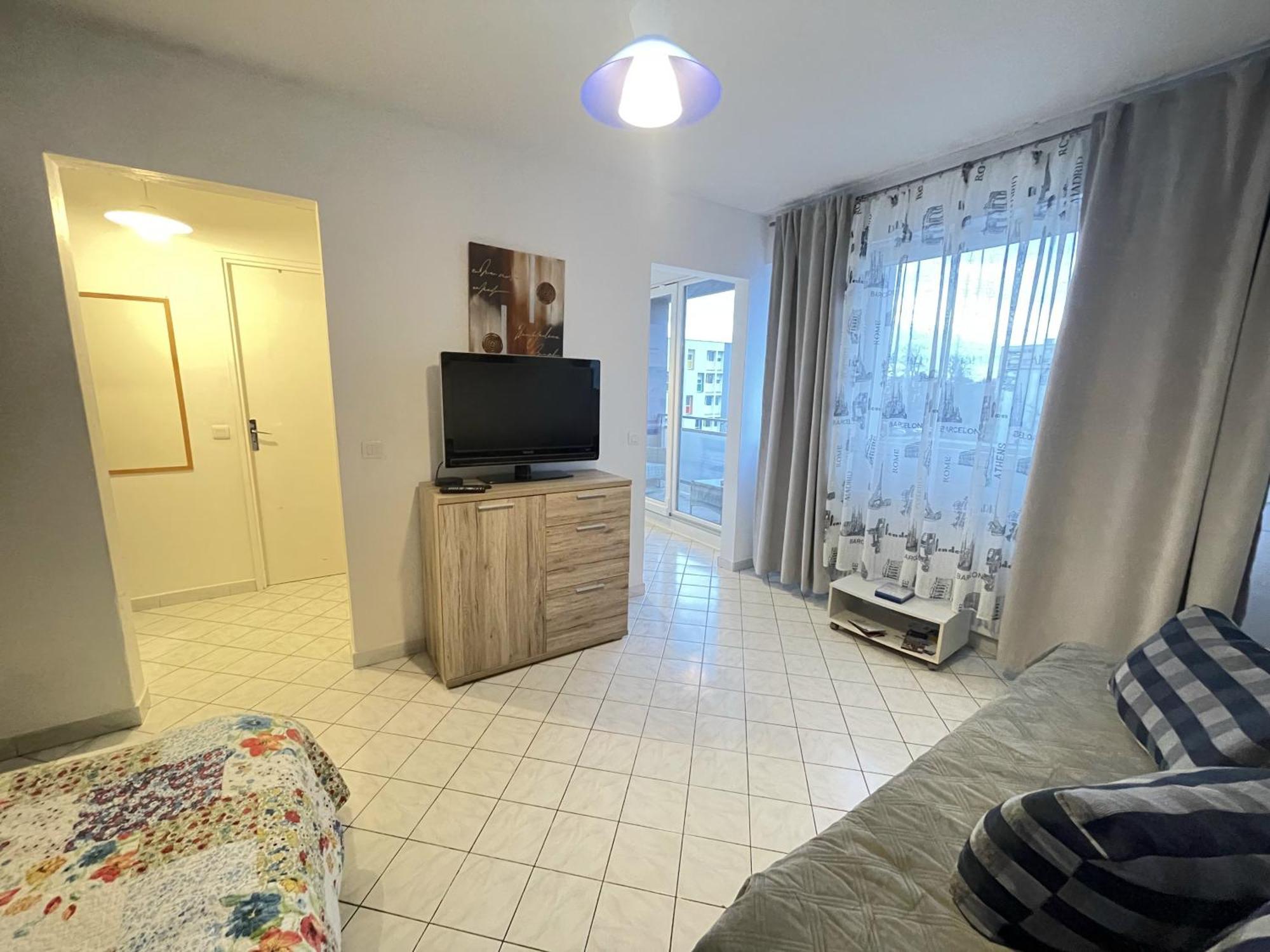 Cool Studio Saint Louis Vicino Stazione/Aereoporto Apartment Bagian luar foto