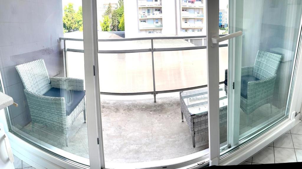 Cool Studio Saint Louis Vicino Stazione/Aereoporto Apartment Bagian luar foto