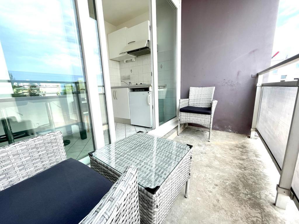 Cool Studio Saint Louis Vicino Stazione/Aereoporto Apartment Bagian luar foto