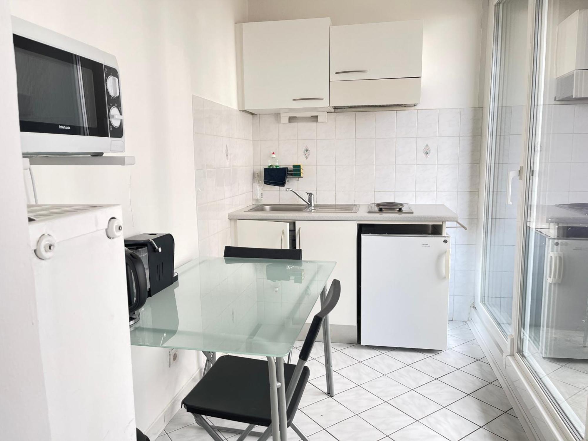 Cool Studio Saint Louis Vicino Stazione/Aereoporto Apartment Bagian luar foto
