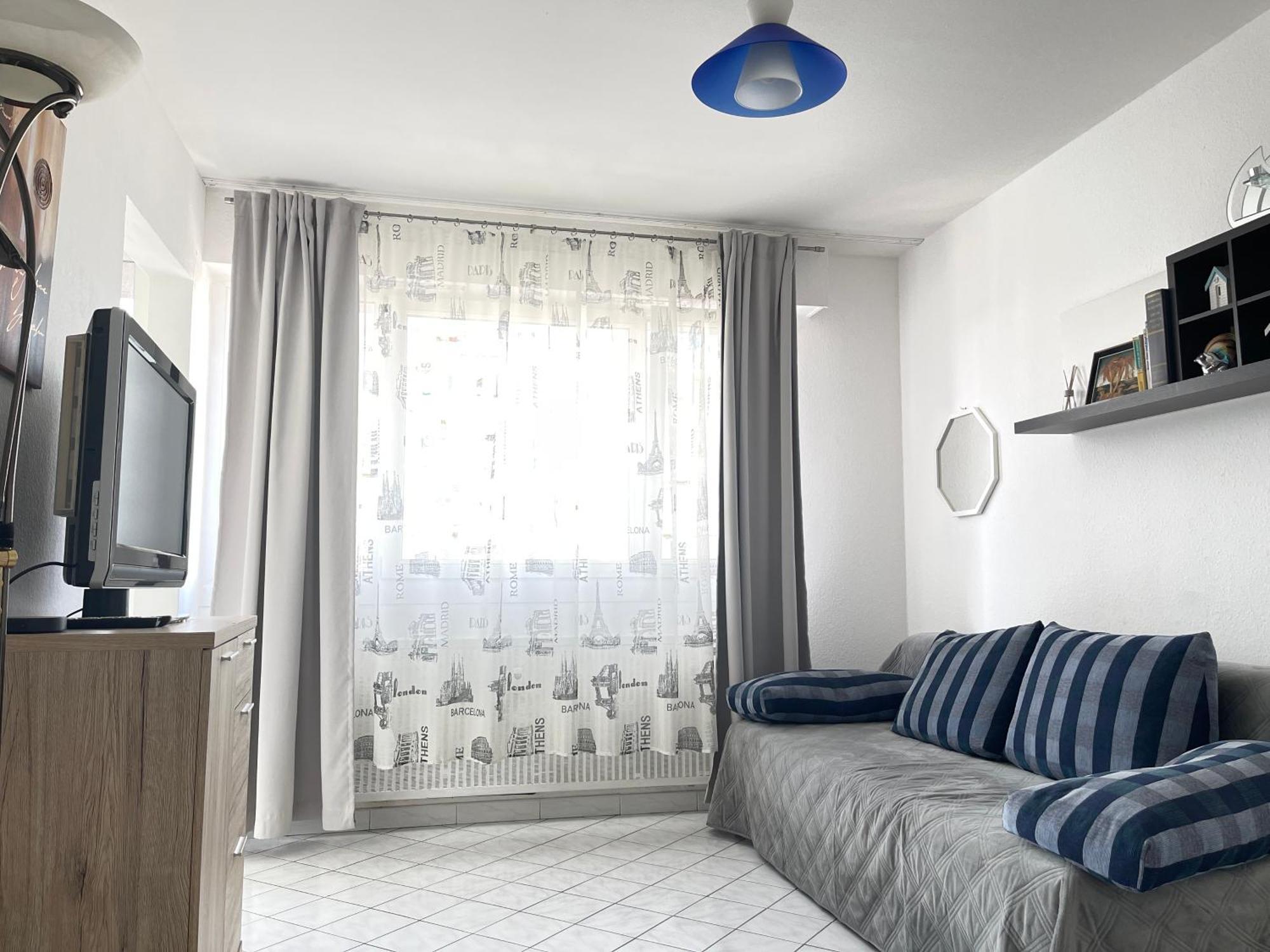 Cool Studio Saint Louis Vicino Stazione/Aereoporto Apartment Bagian luar foto